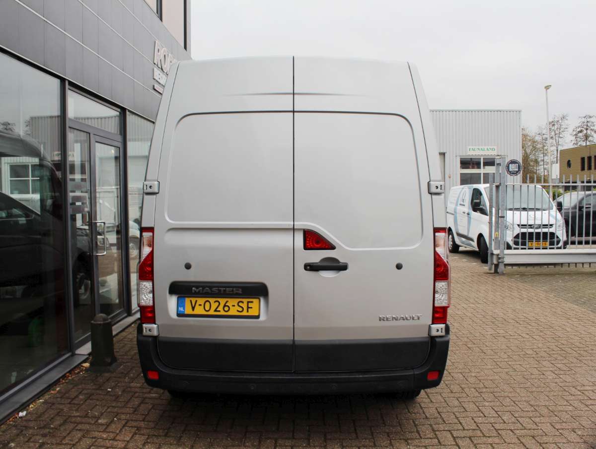 Renault Master T35 2.3 dCi L2H2 Airco/Cruise/Nav/PDC