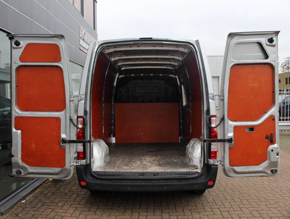 Renault Master T35 2.3 dCi L2H2 Airco/Cruise/Nav/PDC