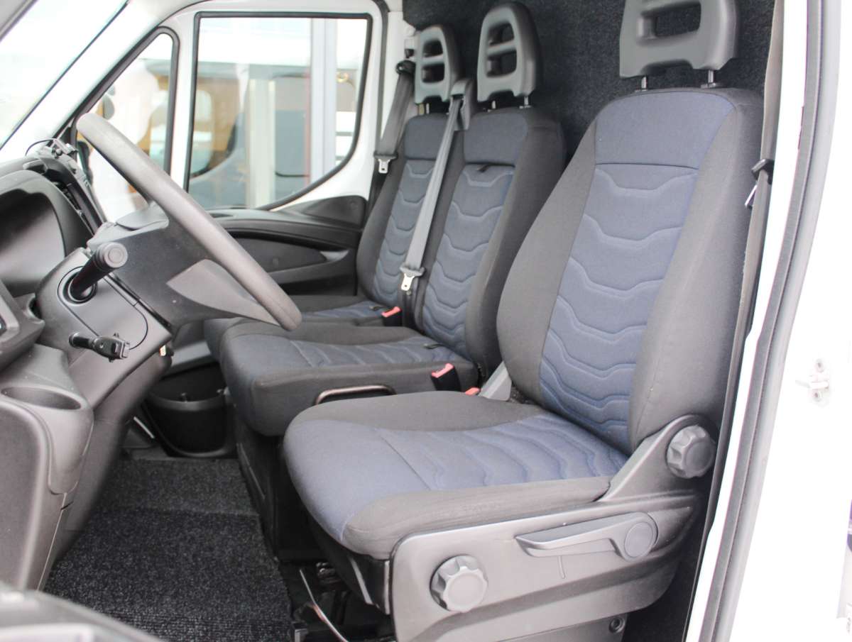 Iveco Daily 35S12D 2.3 345 Dub. Cabine Open Laadbak Kraan Airco/Cam/Cruise