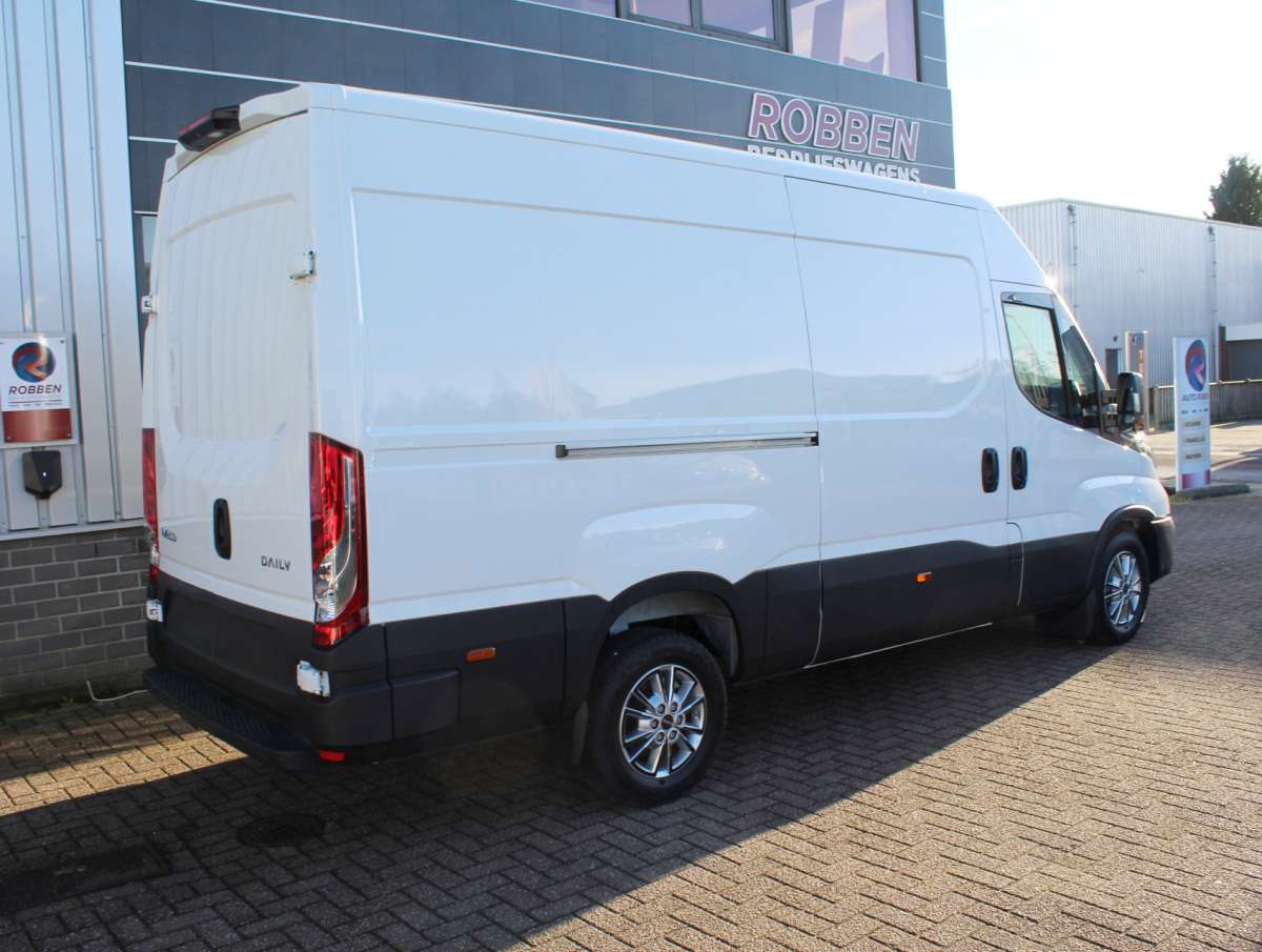 Iveco Daily 35S18HA8 V 3.0 352 H2 L Airco/Cruise/Cam/Nav Nieuw