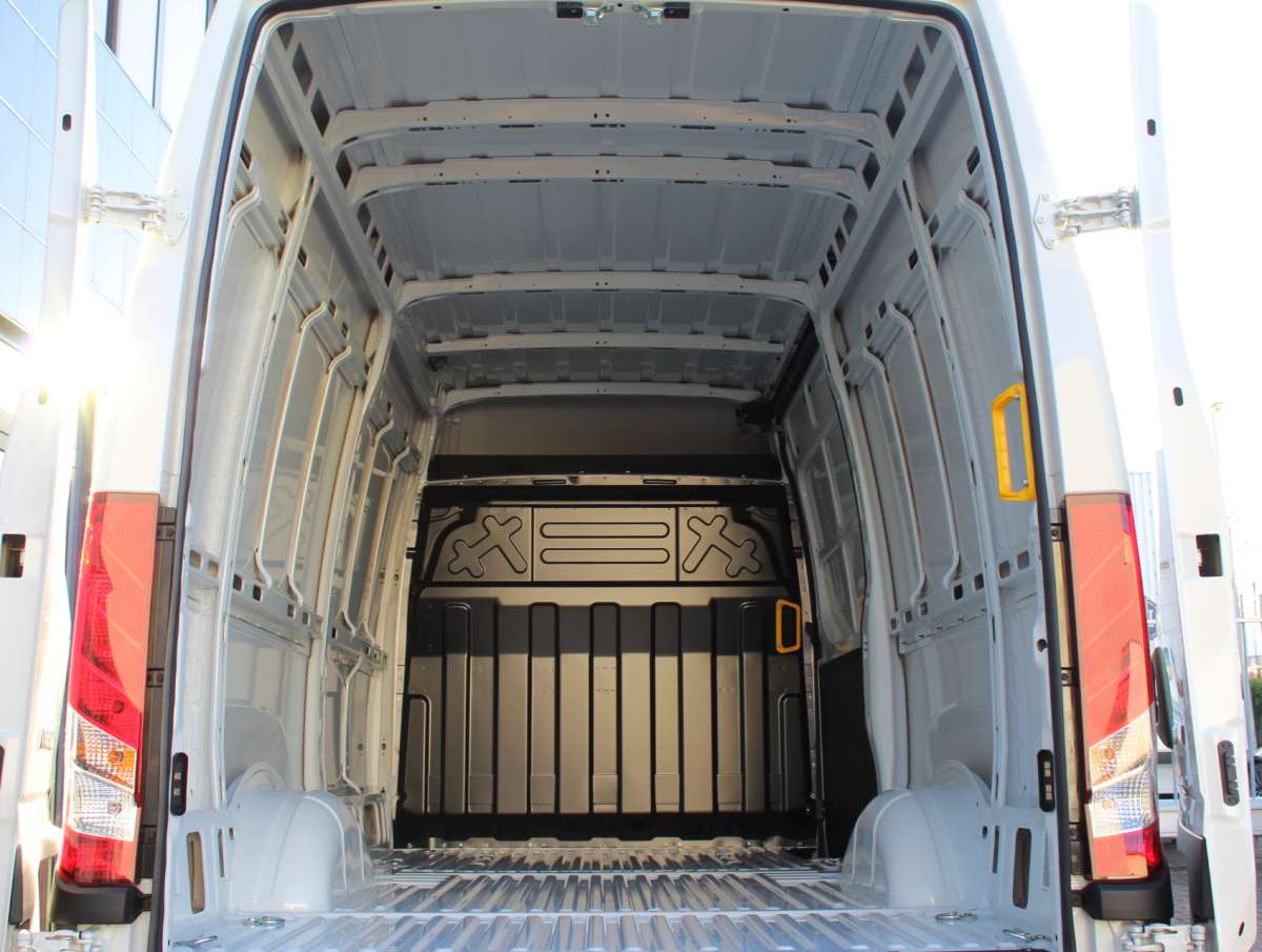 Iveco Daily 35S18HA8 V 3.0 352 H2 L Airco/Cruise/Cam/Nav Nieuw