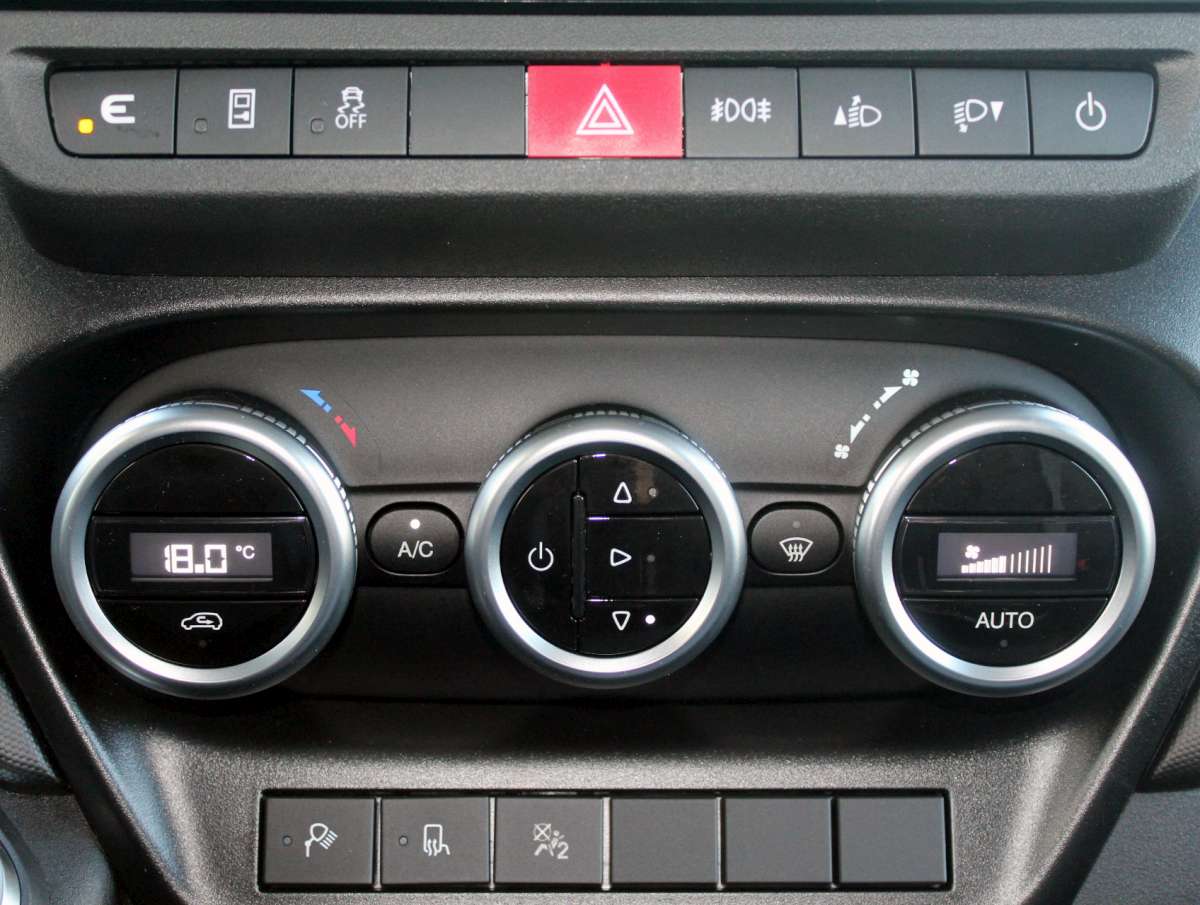 Iveco Daily 35S18V 3.0 352 H2 L Airco/Cruise/Cam/Nav Nieuw