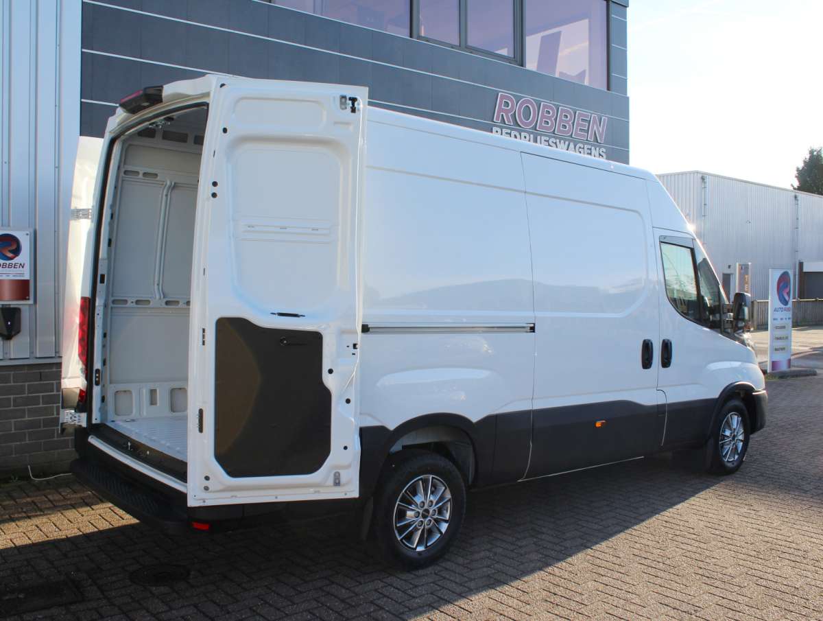 Iveco Daily 35S18V 3.0 352 H2 L Airco/Cruise/Cam/Nav Nieuw