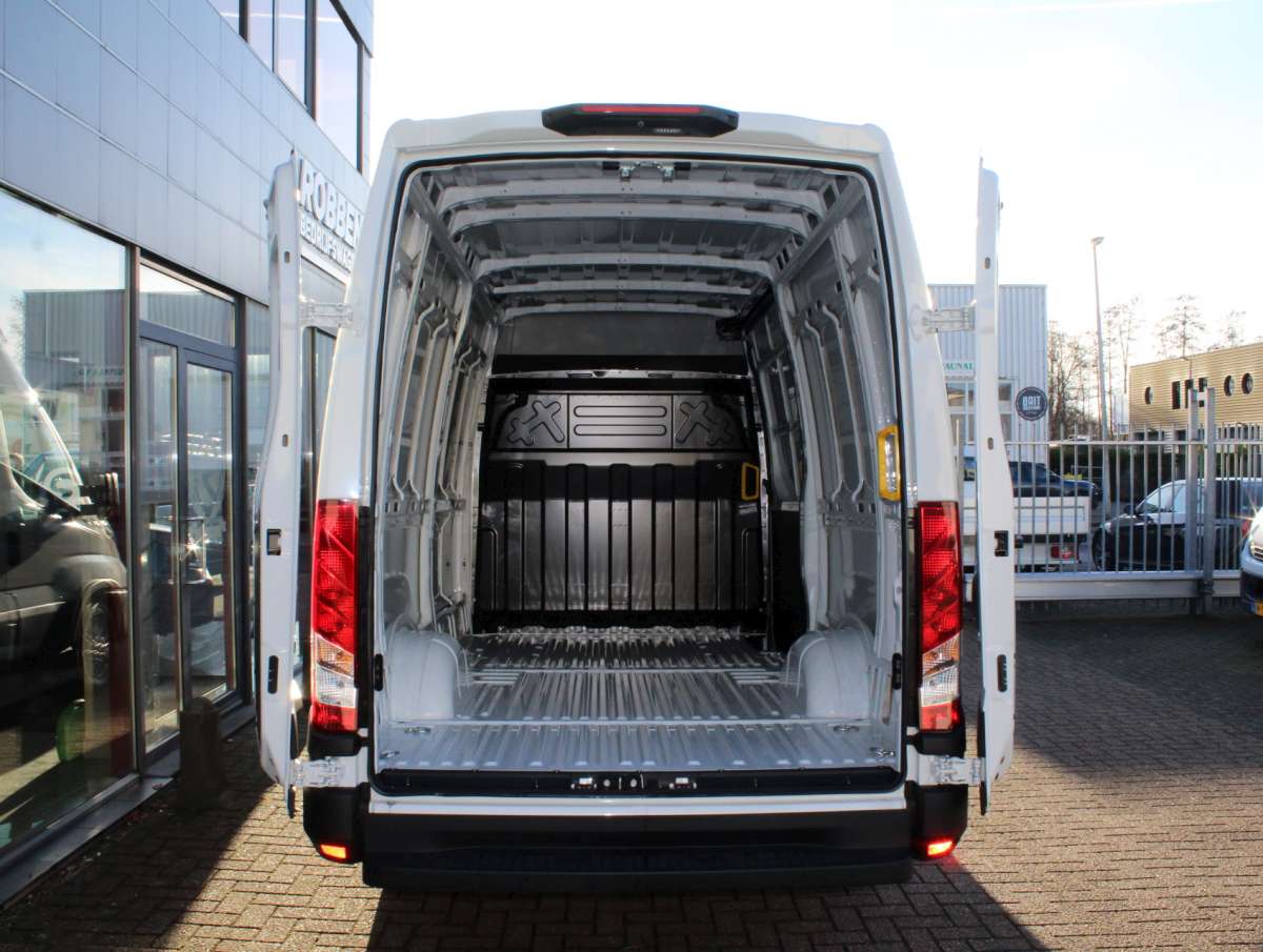 Iveco Daily 35S18V 3.0 352 H2 L Airco/Cruise/Cam/Nav Nieuw