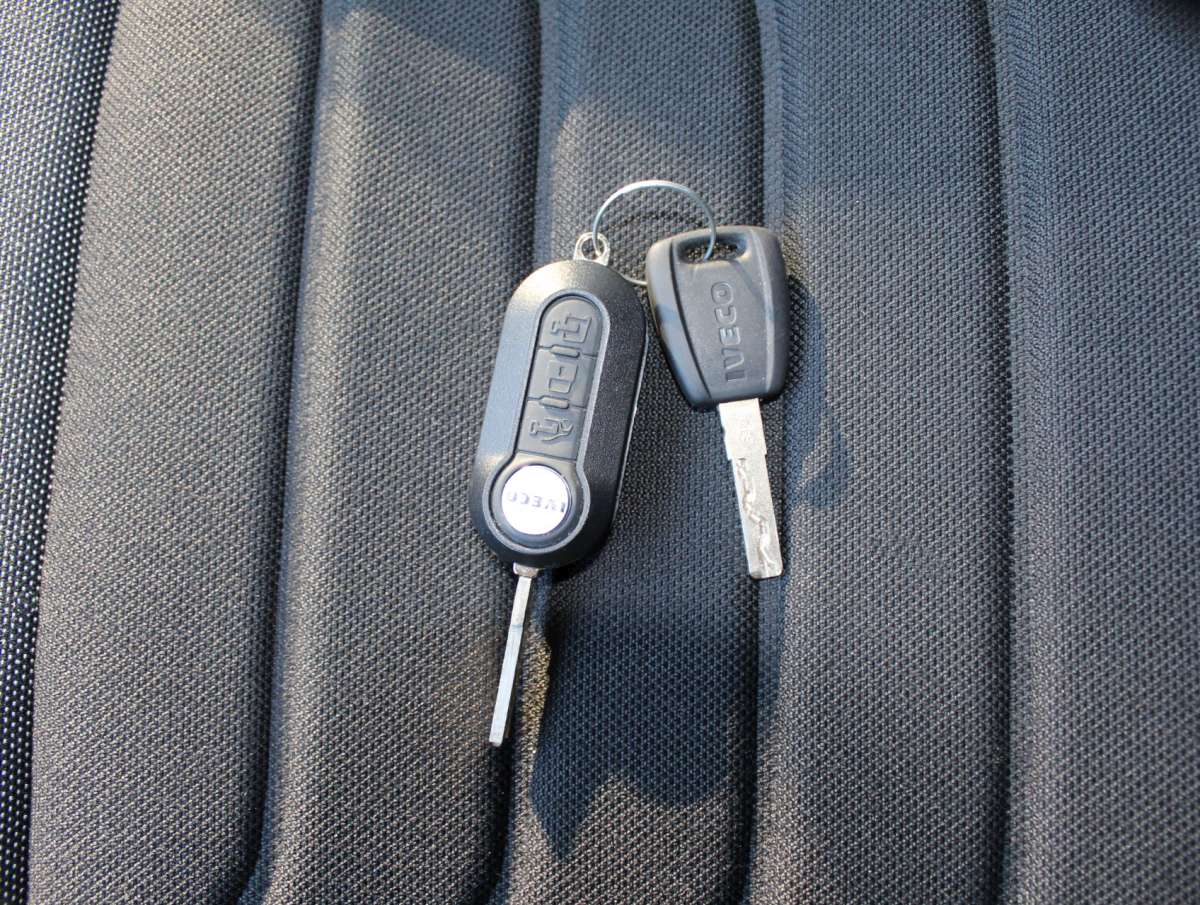 Iveco Daily 35C21 HA8 V 3.0 352 H2 L Aut. Dubbellucht/Trekh./Airco/Cruise Nieuw