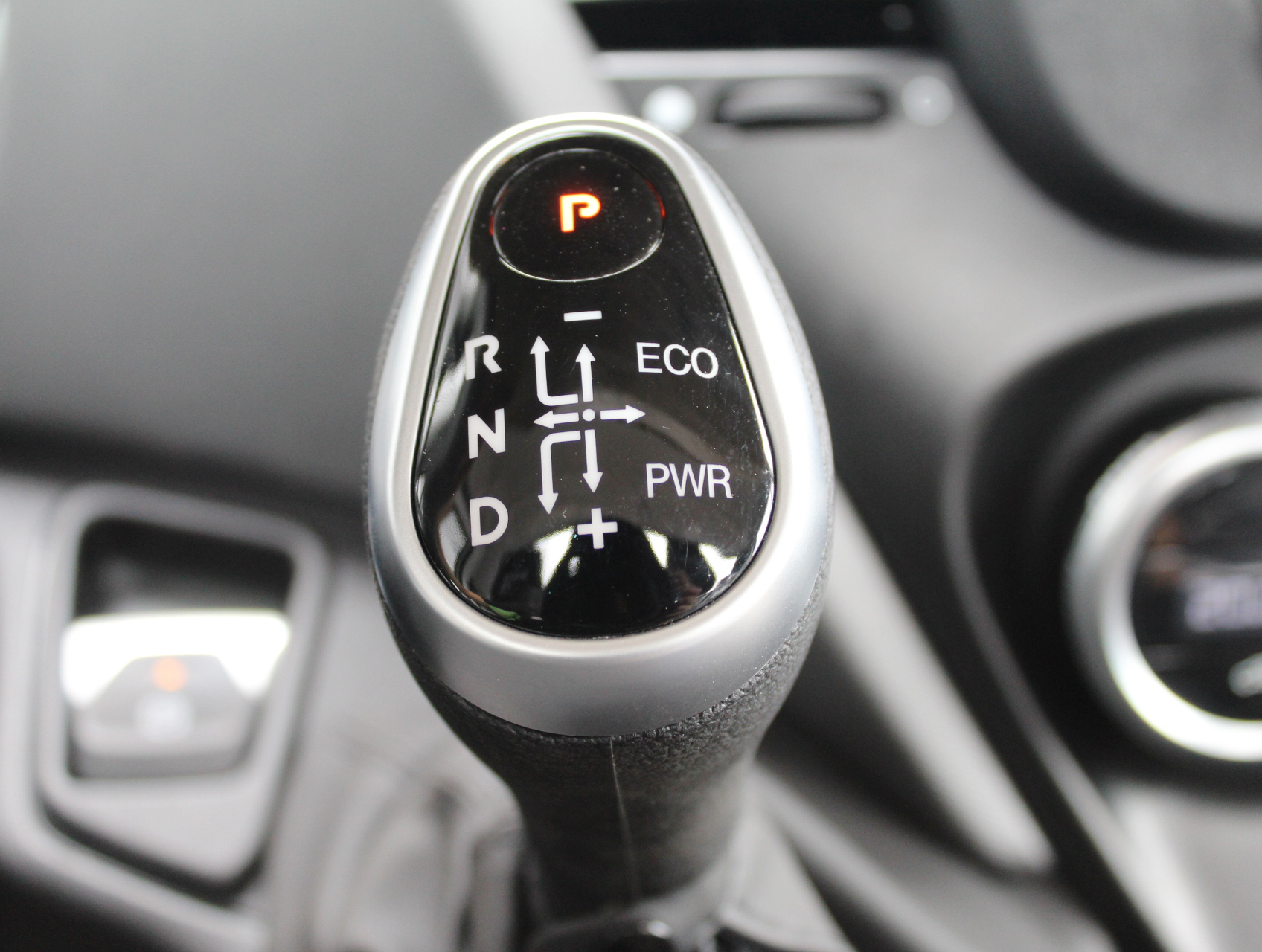 Iveco Daily 35S18 HA8 3.0 410 L4H2 Airco/Cruise/Cam Nieuw