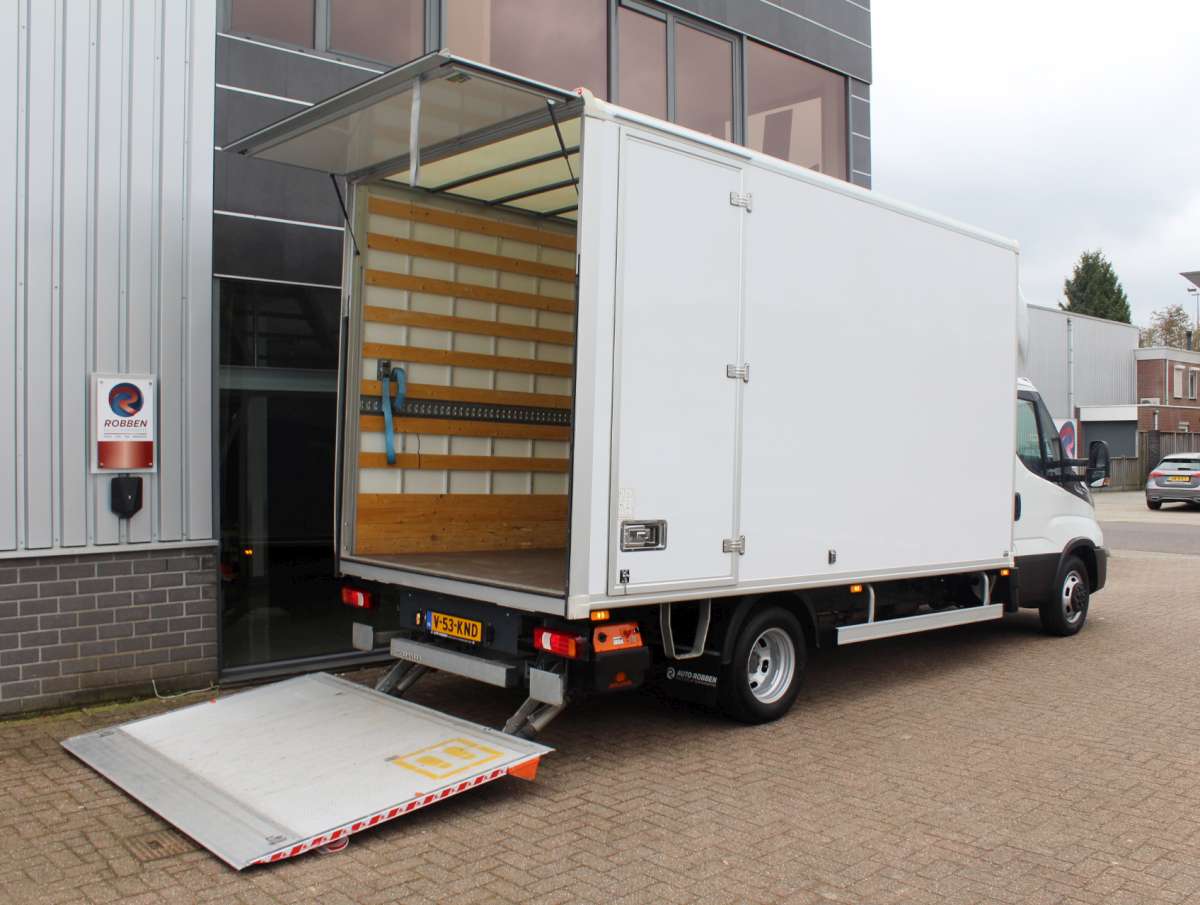 Iveco Daily 42C18 HA8 Bakwagen Aut. Dubbellucht Laadklep Cam/Cruise/Airco