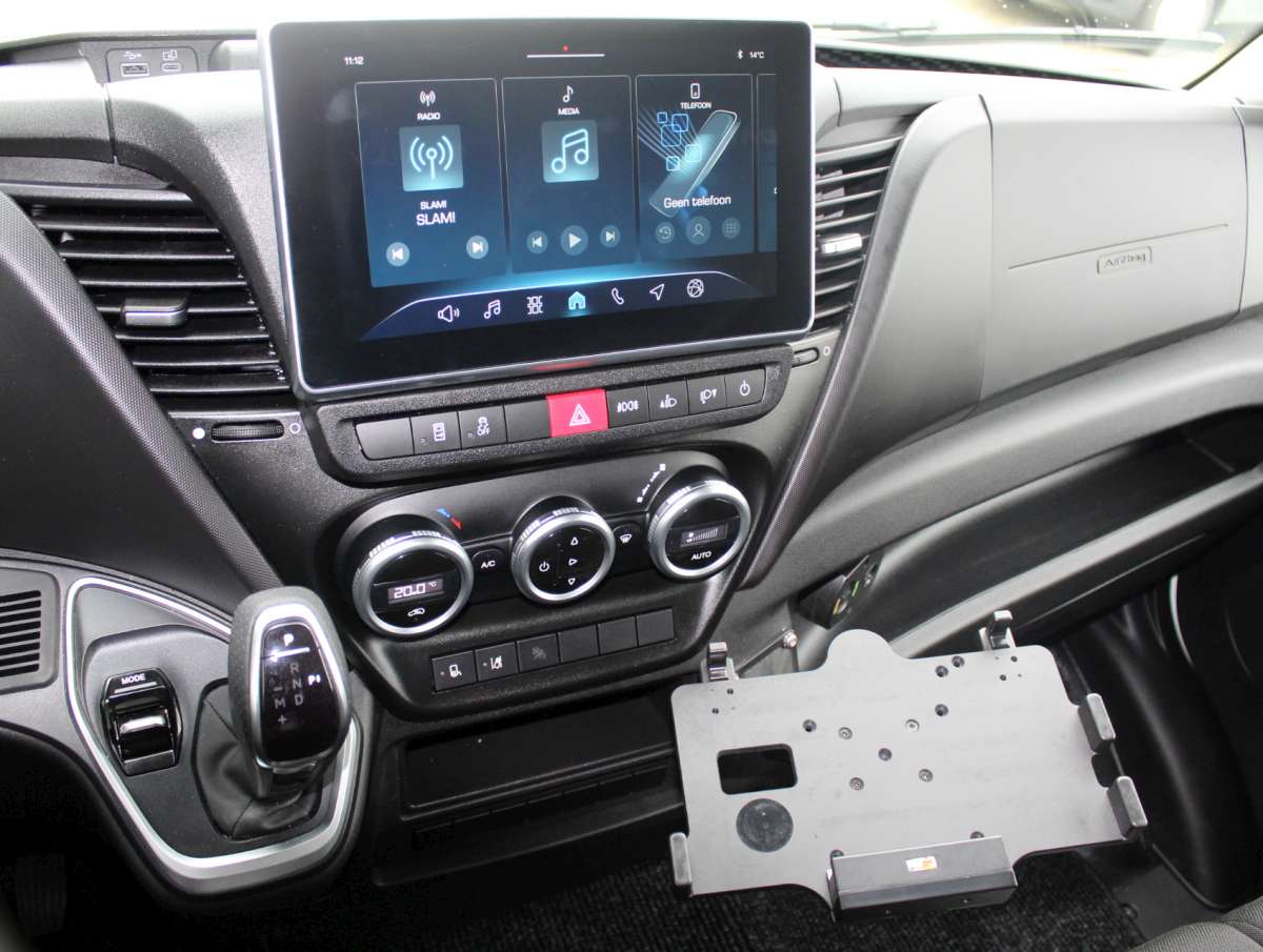 Iveco Daily 42C18 HA8 Bakwagen Aut. Dubbellucht Laadklep Cam/Cruise/Airco