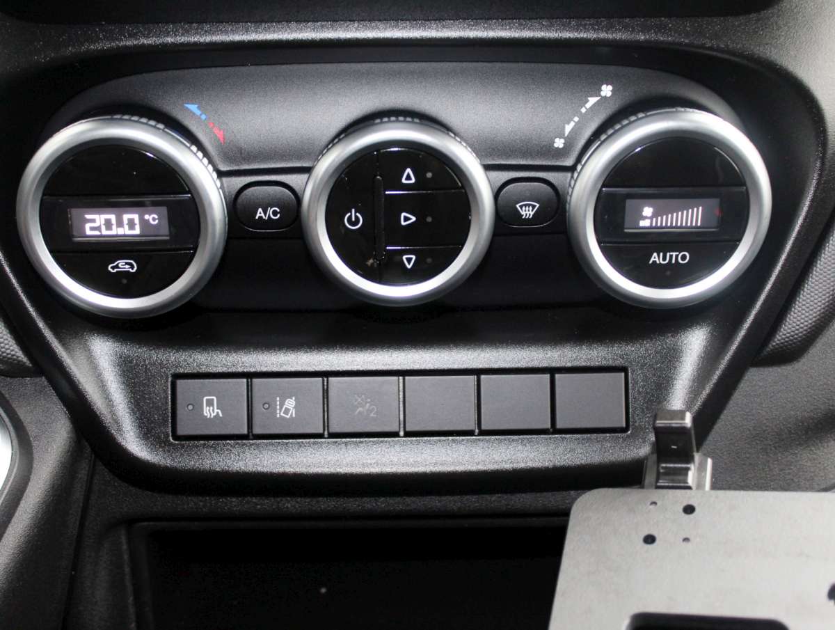 Iveco Daily 42C18 HA8 Bakwagen Aut. Dubbellucht Laadklep Cam/Cruise/Airco