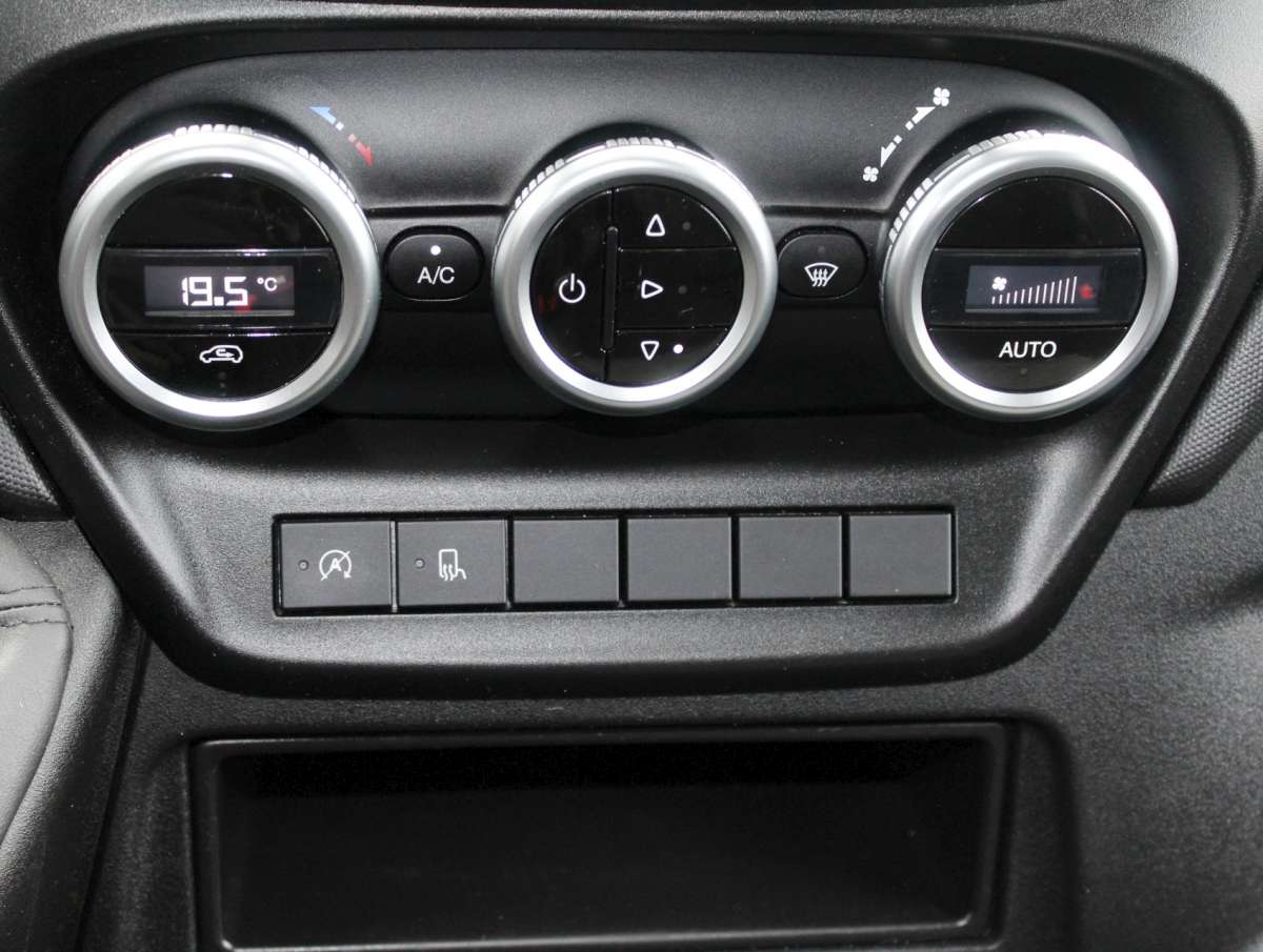 Iveco Daily 35S16V HA8 2.3 352L H2 Aut. Airco/Trekhaak/PDC