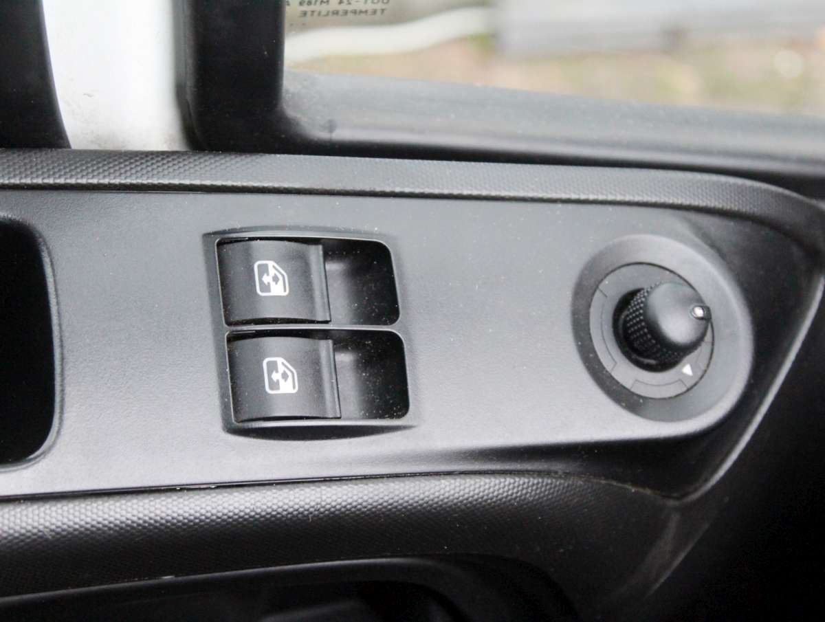 Iveco Daily 35S16V HA8 2.3 352L H2 Aut. Airco/Trekhaak/PDC