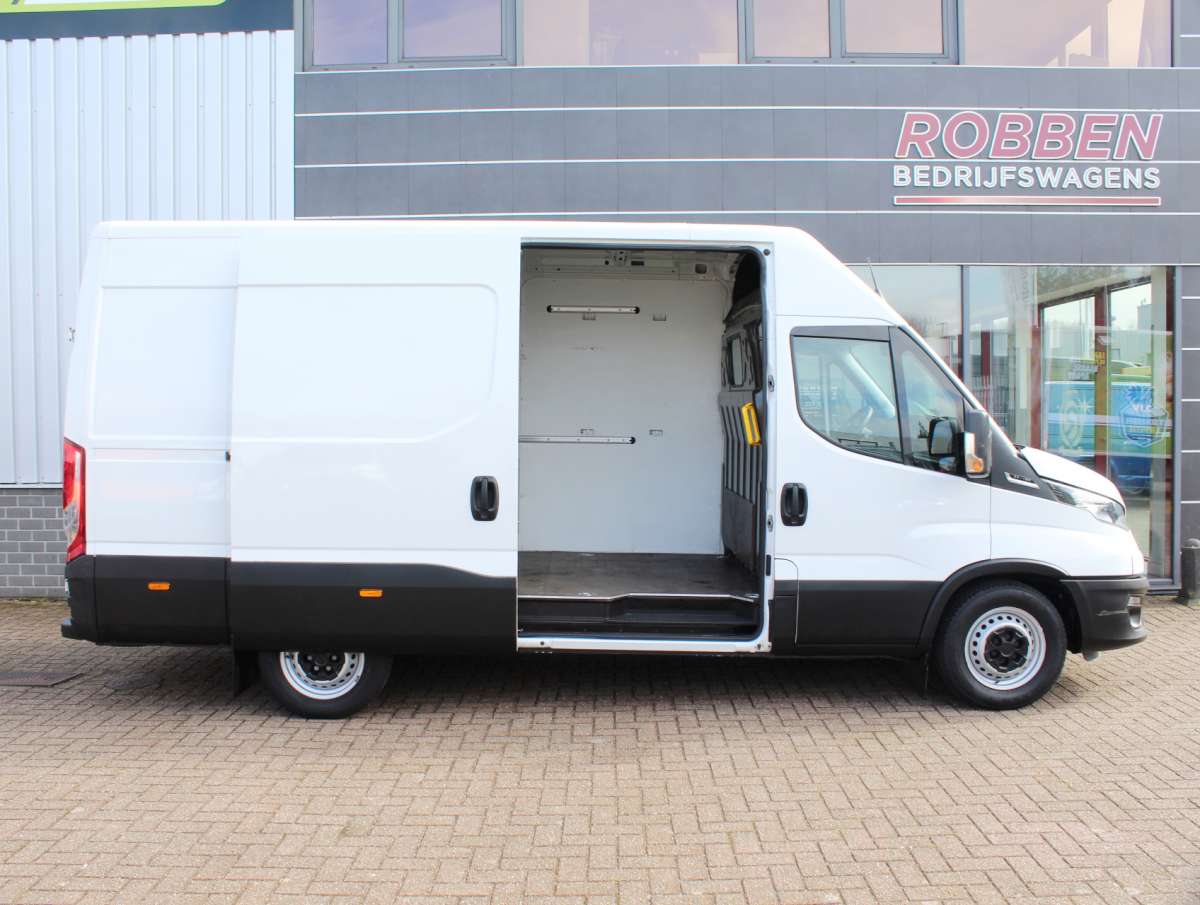 Iveco Daily 35S16V HA8 2.3 352L H2 Aut. Airco/Trekhaak/PDC