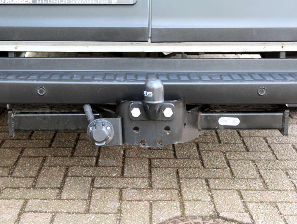 Iveco Daily 35S16V HA8 2.3 352L H2 Aut. Airco/Trekhaak/PDC