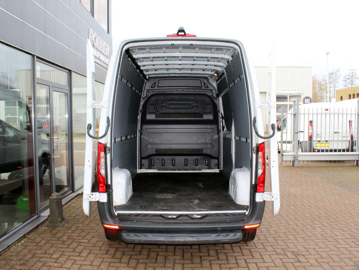 Mercedes-Benz eSprinter L2H2 47 kWh Elektrisch Aut. Airco/Cam