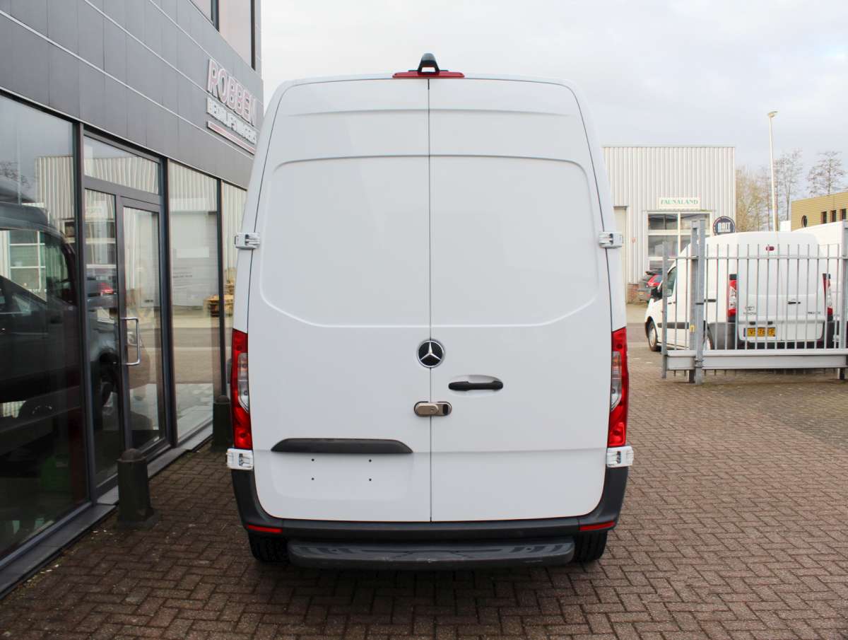 Mercedes-Benz eSprinter L2H2 47 kWh Elektrisch Aut. Airco/Cam