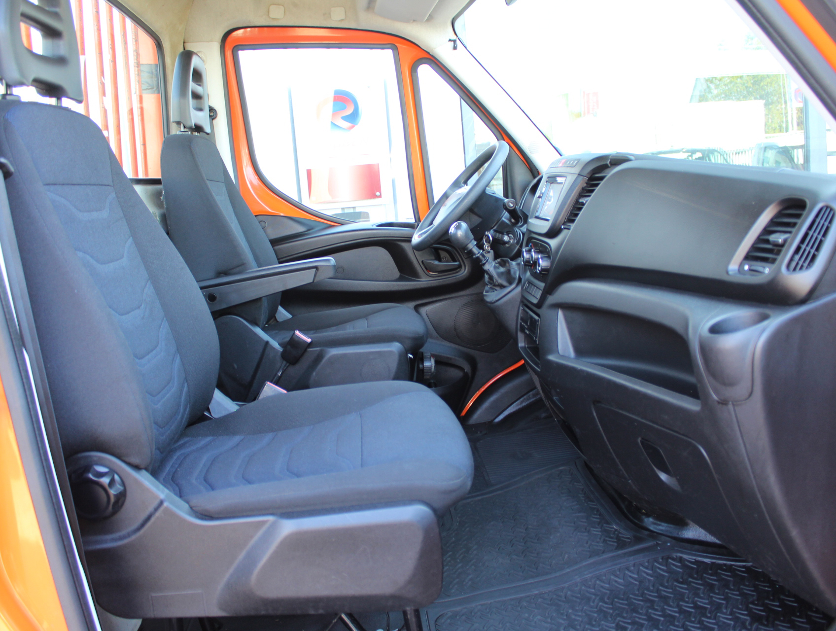 Iveco Daily 35C18 3.0 375 Open Laadbak Dubbellucht Trekhaak
