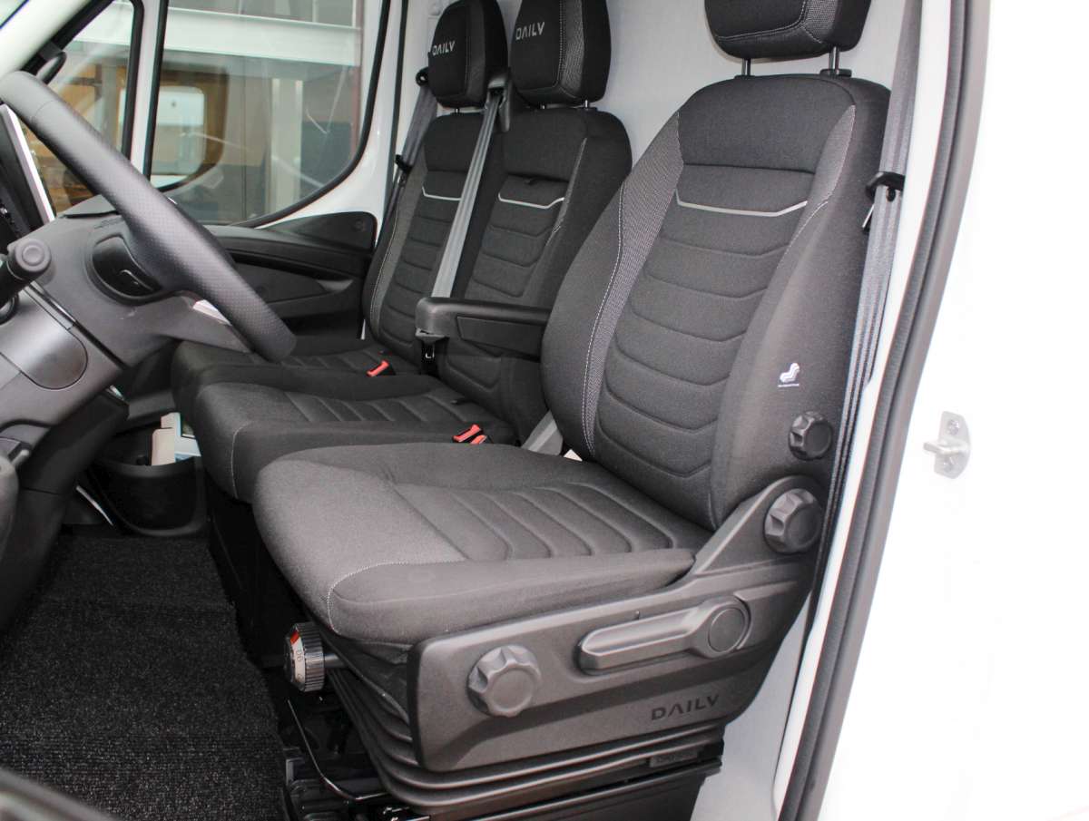 Iveco Daily 35S16 HA8 2.3 352L H2 Airco/Cruise/Nav/Cam Trekh.