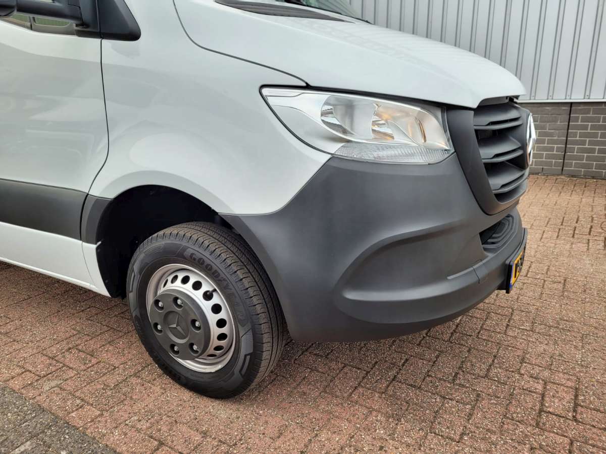 Mercedes-Benz Sprinter 415 1.9 CDI Bakwagen Laadklep Dubbellucht Airco