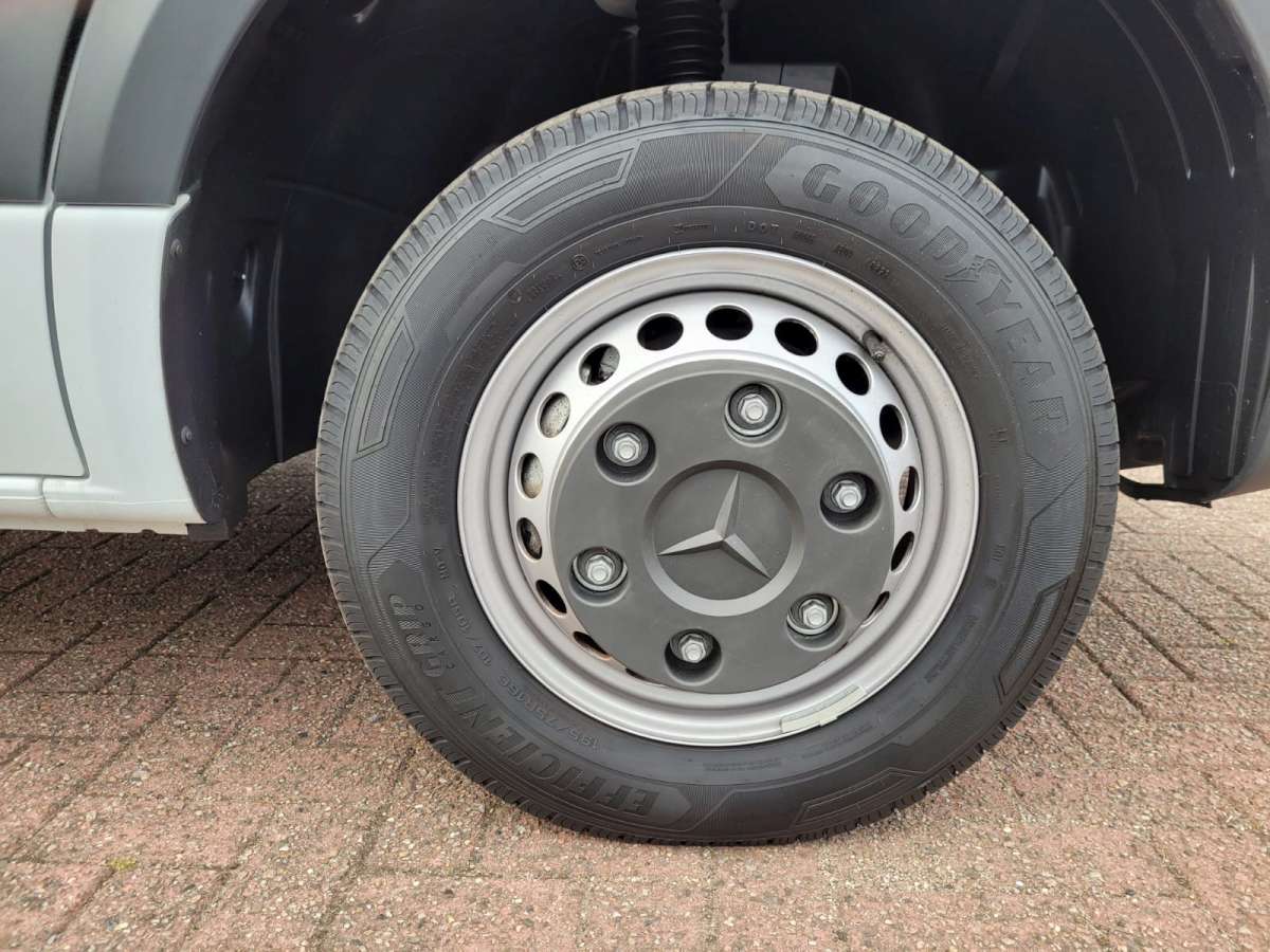 Mercedes-Benz Sprinter 415 1.9 CDI Bakwagen Laadklep Dubbellucht Airco