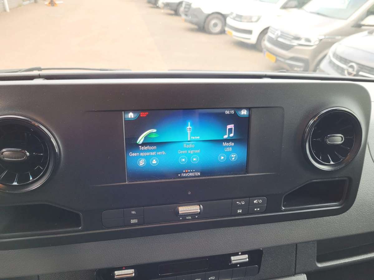 Mercedes-Benz Sprinter 415 1.9 CDI Bakwagen Laadklep Dubbellucht Airco