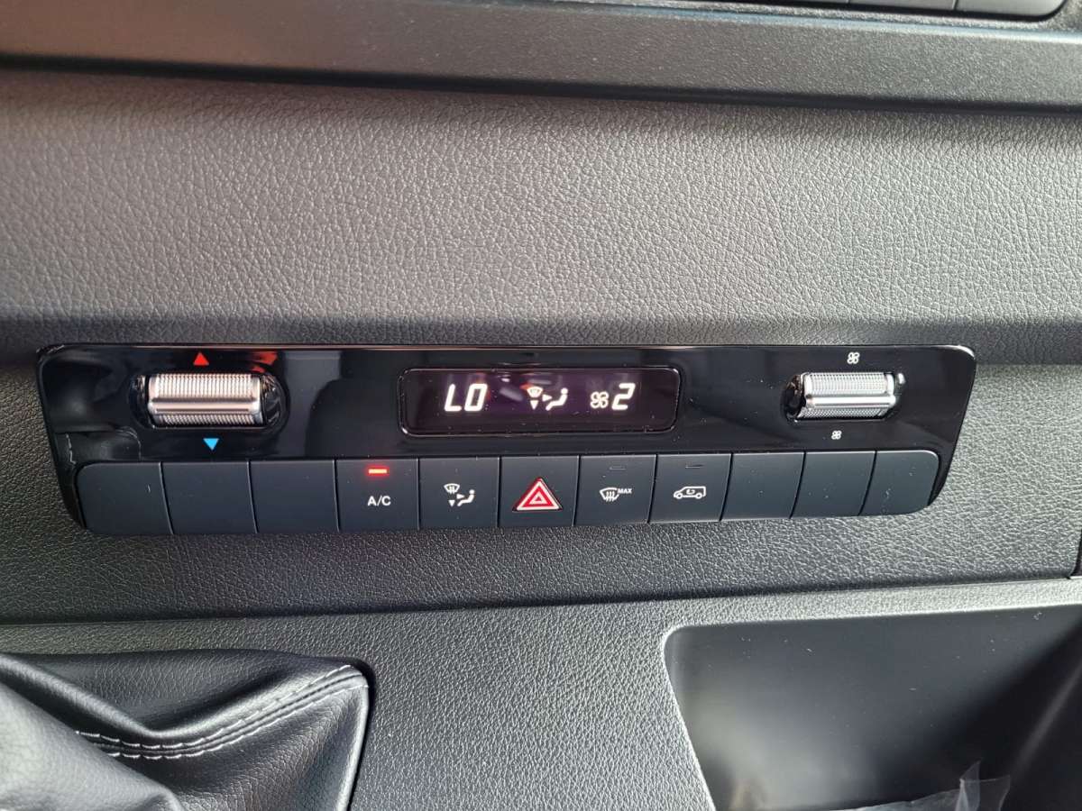Mercedes-Benz Sprinter 415 1.9 CDI Bakwagen Laadklep Dubbellucht Airco