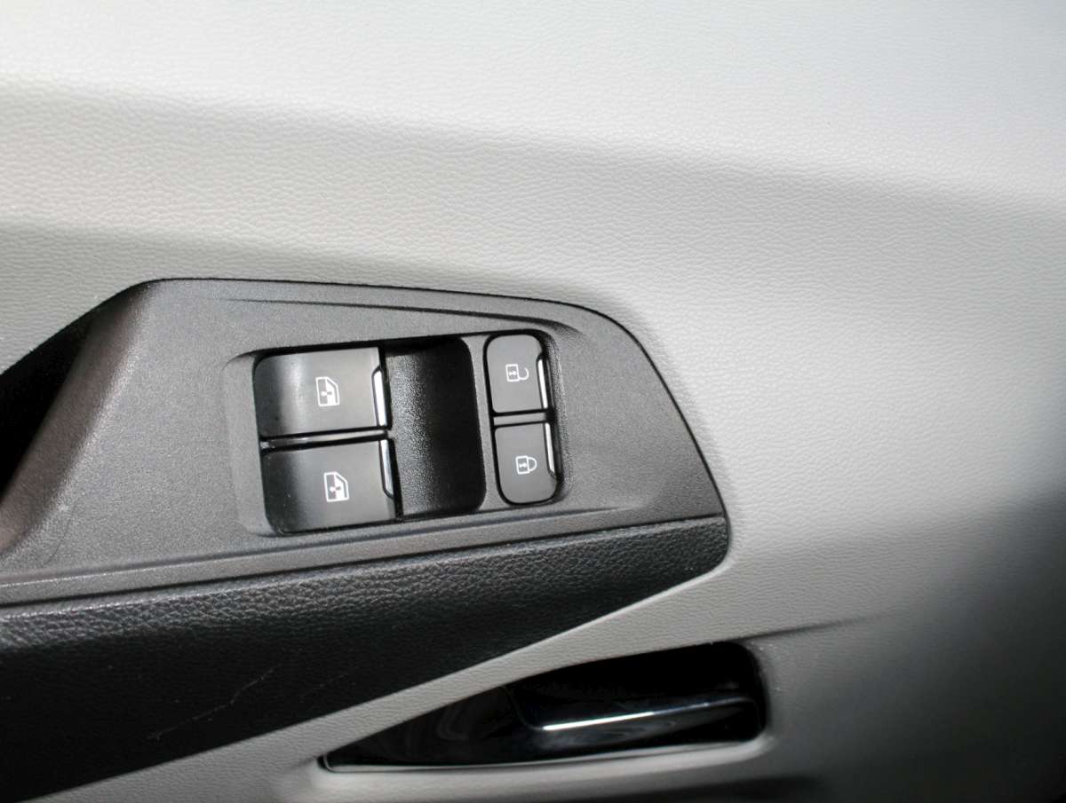 Maxus eDeliver 9 L3 65 kWh Elektrische Bakwagen Laadklep Airco/Cruise/Carplay
