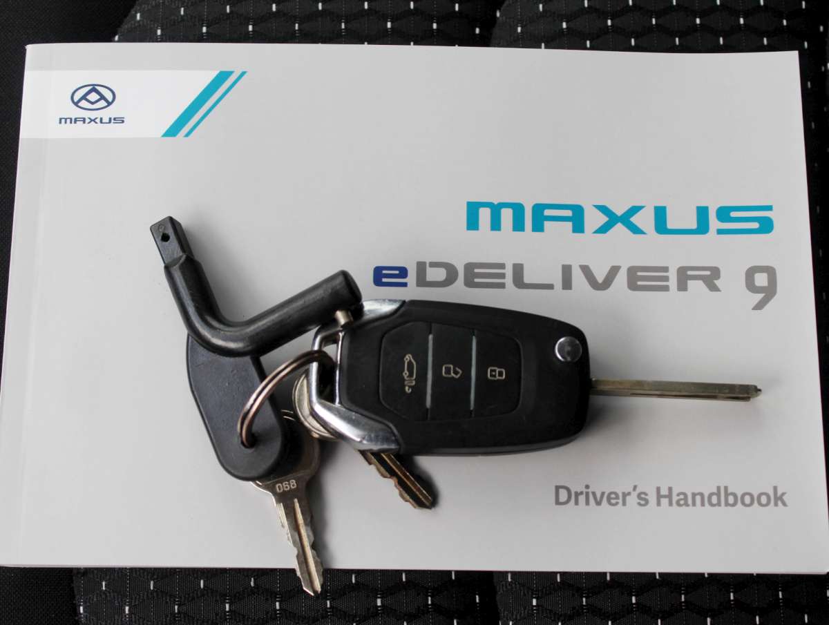 Maxus eDeliver 9 L3 65 kWh Elektrische Bakwagen Laadklep Airco/Cruise/Carplay
