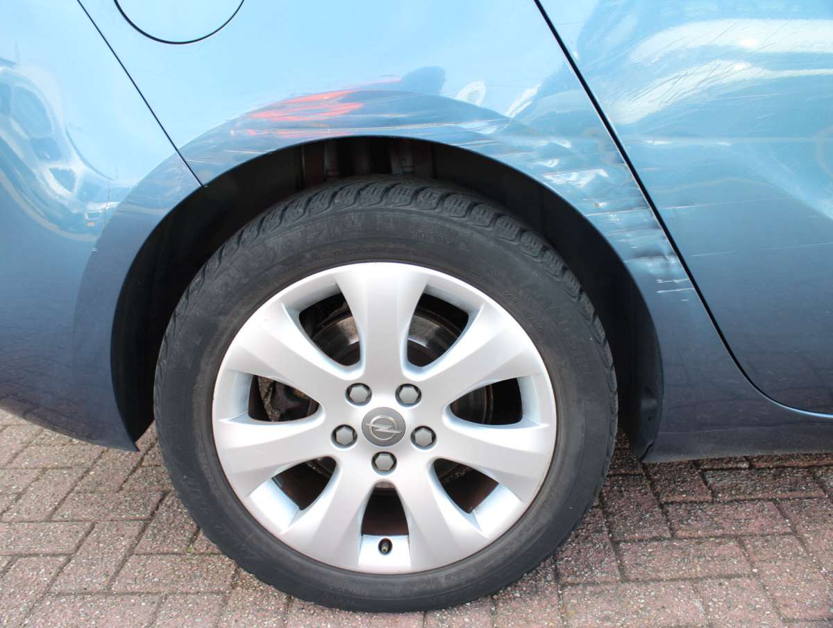 Opel Zafira Tourer 1.4 Edition 7 personen Airco/cruise/Nav