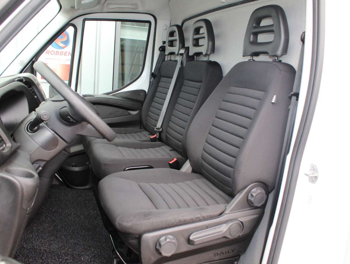Iveco Daily 35C16 2.3 410 Bakwagen met Laadklep Dubellucht/Airco