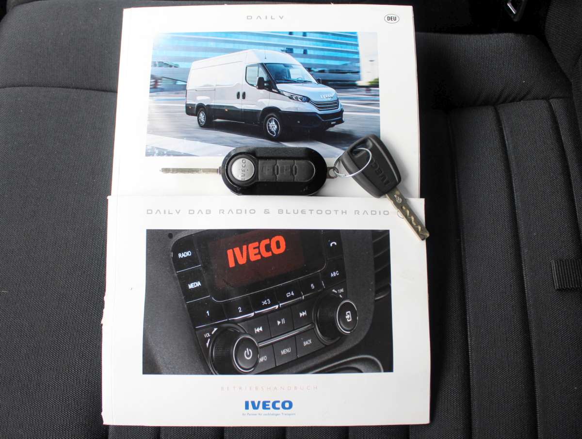 Iveco Daily 35C16 2.3 410 Bakwagen met Laadklep Dubellucht/Airco