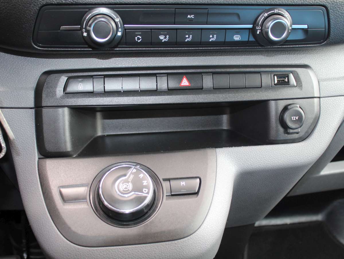 Peugeot Expert 2.0 BlueHDI 180pk L3 Aut. Dubbele Cabine Airco/Cam/Trekhaak