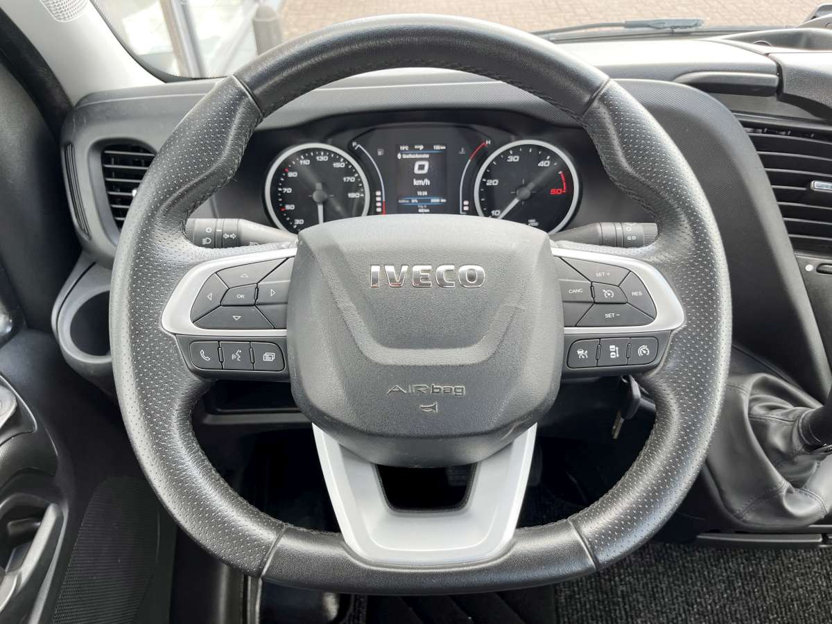 Iveco Daily 35S18 HA8 3.0 410 Chassis Cabine Airco/Cruise/Nav