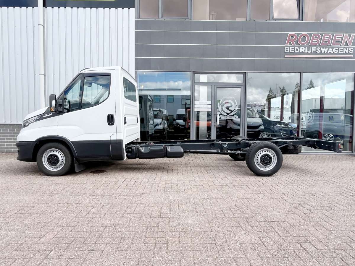 Iveco Daily 35S18 HA8 3.0 410 Chassis Cabine Airco/Cruise/Nav