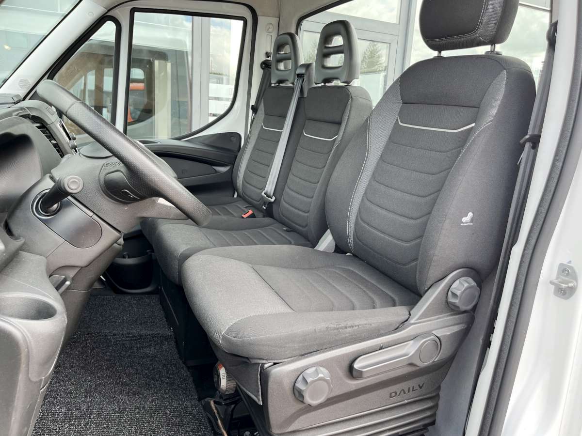 Iveco Daily 35S18 HA8 3.0 410 Chassis Cabine Airco/Cruise/Nav