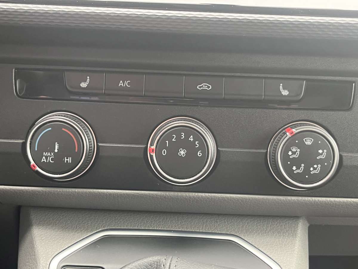 Volkswagen Transporter T6.1 – 2.0 TDI Aut. DSG Airco/Cruise/Nav Kasten L2H1