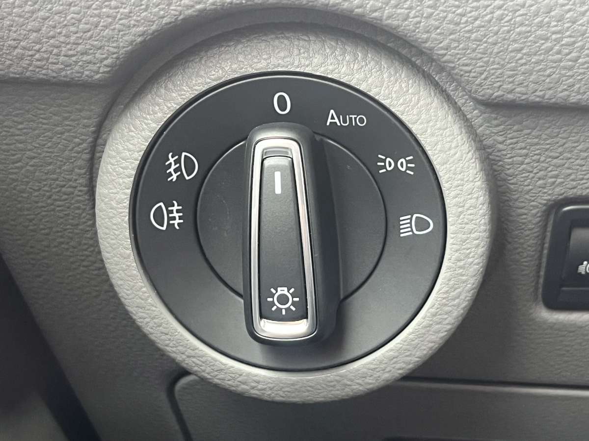 Volkswagen Transporter T6.1 – 2.0 TDI Aut. DSG Airco/Cruise/Nav Kasten L2H1