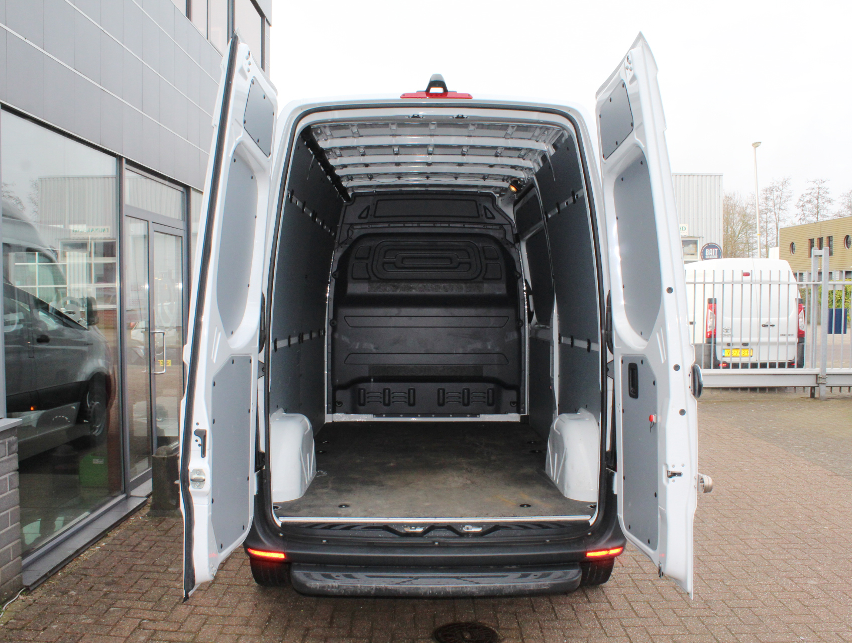 Mercedes-Benz e-Sprinter L2H2 47 kWh Elektrisch Aut. Airco/Cam