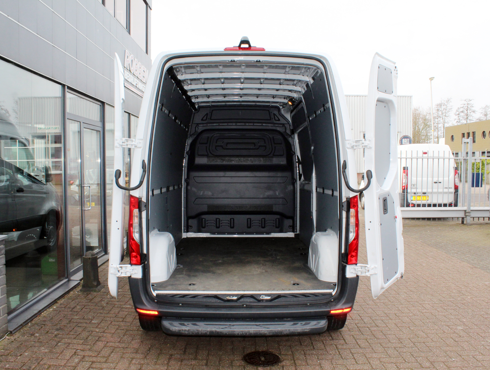 Mercedes-Benz e-Sprinter L2H2 47 kWh Elektrisch Aut. Airco/Cam