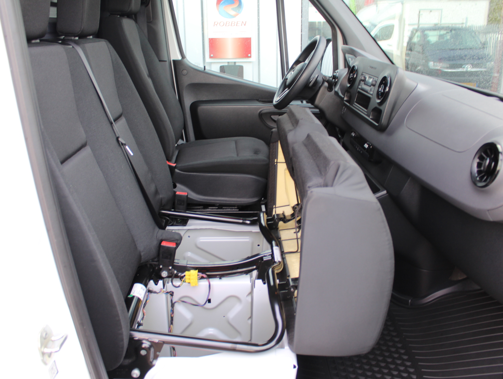 Mercedes-Benz e-Sprinter L2H2 47 kWh Elektrisch Aut. Airco/Cam