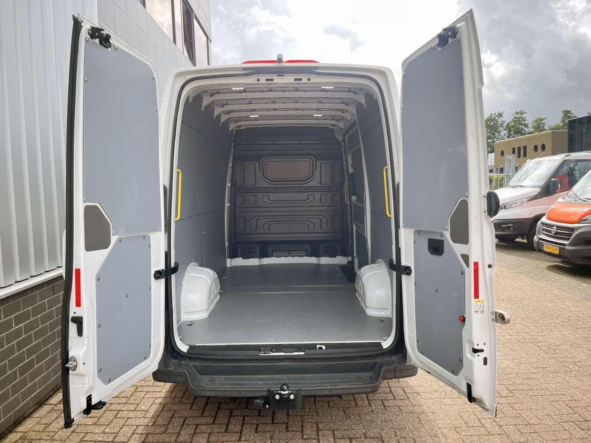 Volkswagen Crafter 2.0 TDI L3H3 Airco/Cam/PDC/Trekhaak