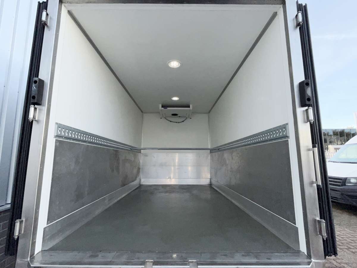 Iveco Daily 35C18HA8 3.0 345 Aut. Koelwagen/Vrieswagen Bakwagen Laadklep Dag-Nachtkoeling Dubbellucht