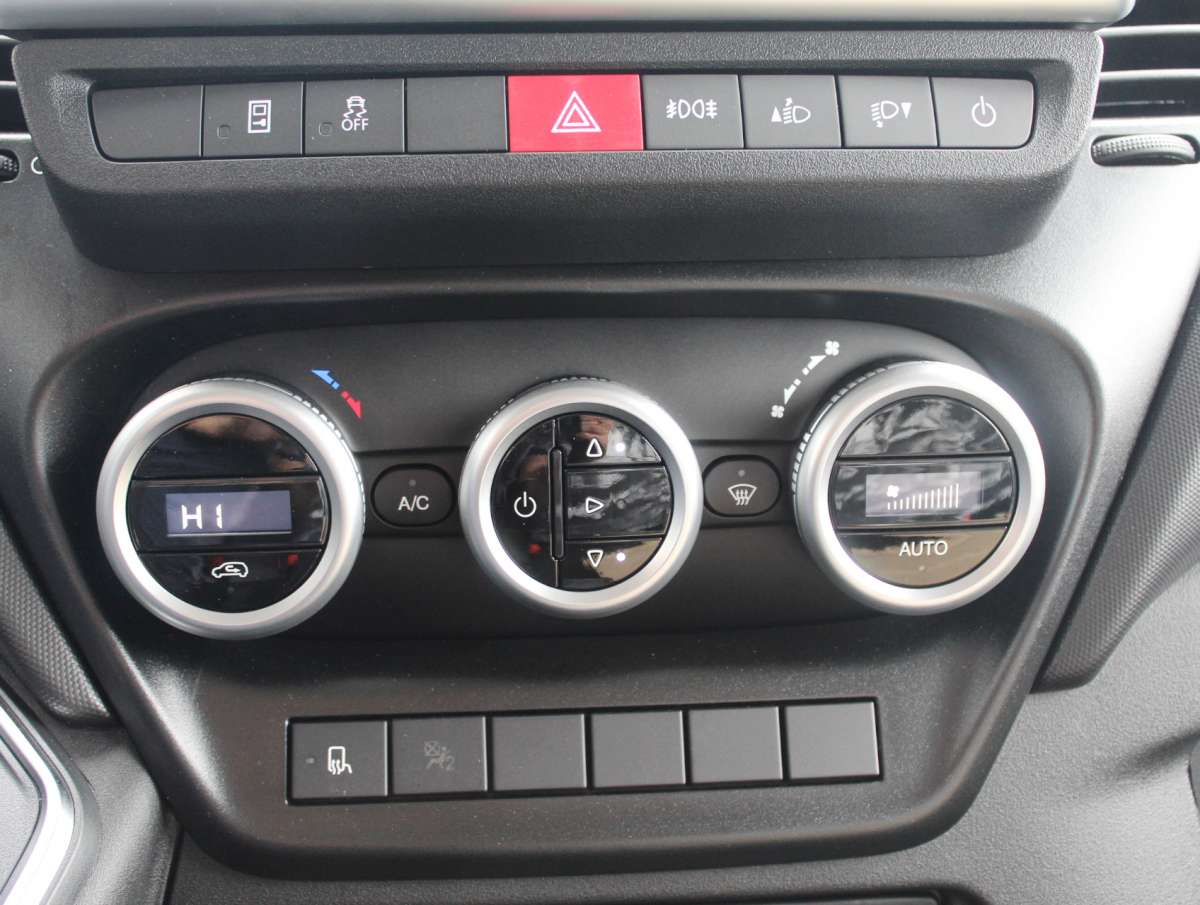Iveco Daily 35C18HA8 3.0 345 Aut. Koelwagen/Vrieswagen Bakwagen Laadklep Dag-Nachtkoeling Dubbellucht