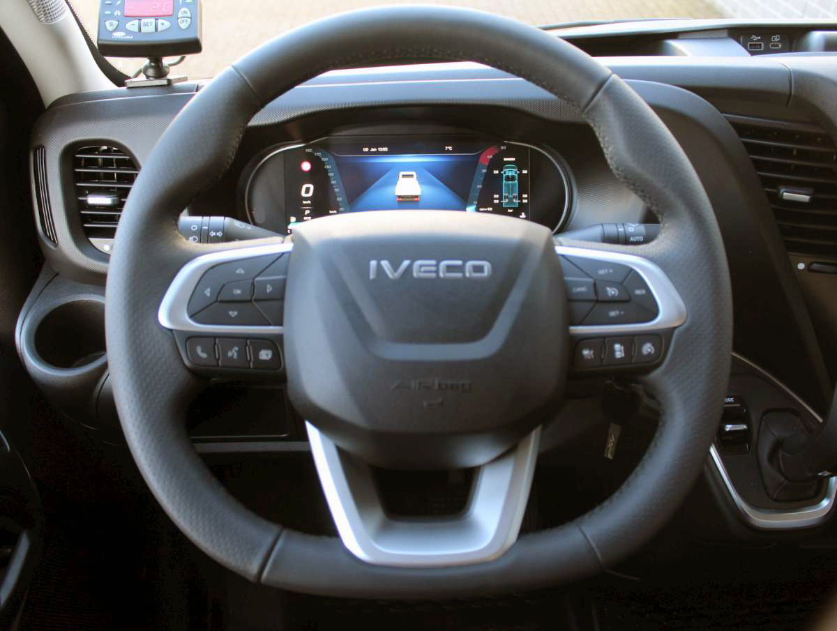 Iveco Daily 35C18HA8 3.0 345 Aut. Koelwagen/Vrieswagen Bakwagen Laadklep Dag-Nachtkoeling Dubbellucht